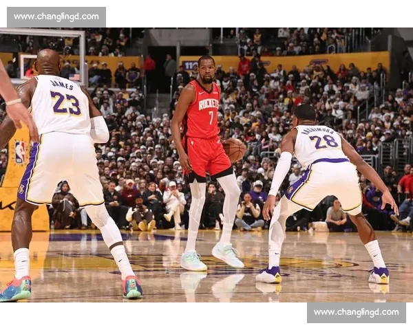 湖人对决热火大比分胜负揭晓引爆季后赛走势与冠军悬念升温