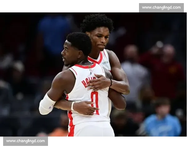 2016年勇士对火箭经典对决解析 双方激烈对抗引发篮球迷热议