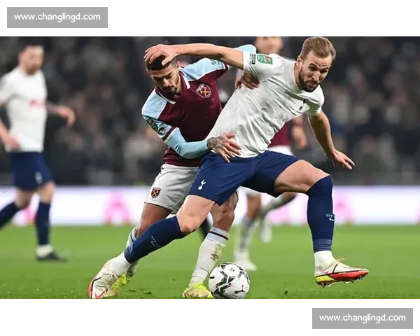 曼联对阵西汉姆联首发阵容解析与关键球员前瞻战术看点与胜负走势