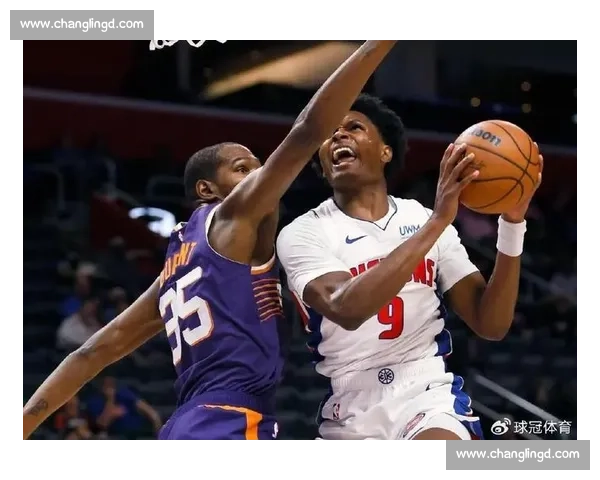 湖人对决热火直播间全程解析球星对抗焦点之夜战术博弈巅峰碰撞