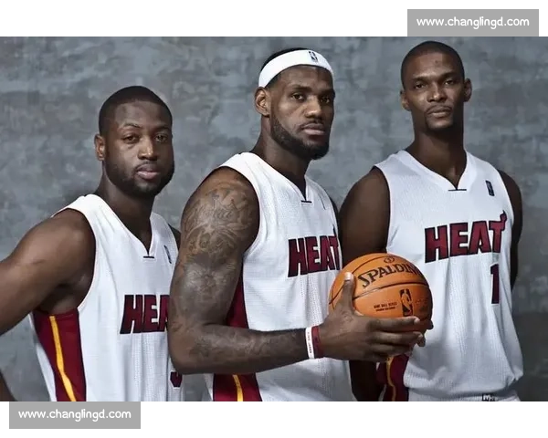 黄蜂与马刺激战正酣 双方核心球员争锋相对精彩纷呈